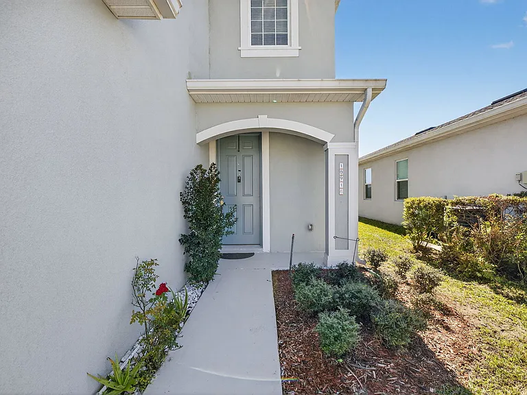 10916 SW Robbia Way — Photo 3
