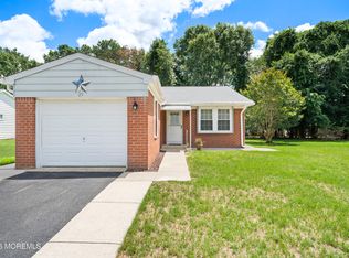 25 Constitution Blvd, Whiting, NJ 08759
