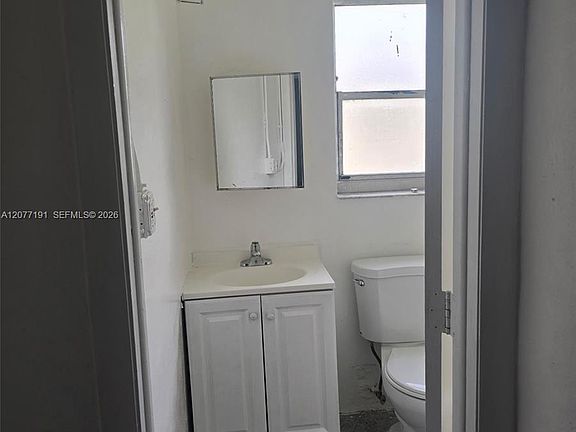 3rd image of 260 SW 11th Ave APT 3