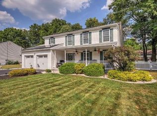 7 Karen Ct, Piscataway, NJ 08854