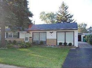 147 W Jeffery Ave, Wheeling, IL 60090