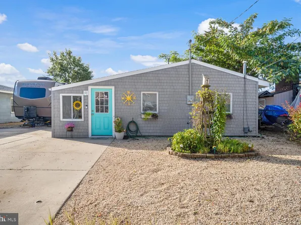 27 Lake Huron Dr, Little Egg Harbor, NJ 08087