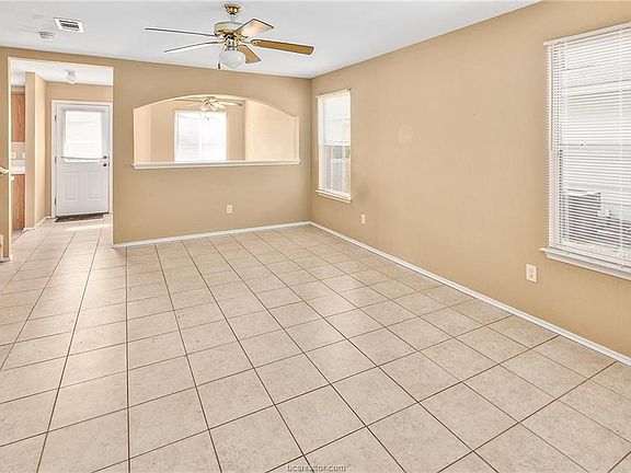3rd image of 4320 Spring Garden Dr