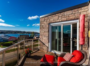 11 Beck Blvd #402, Penetanguishene, ON L9M2G1