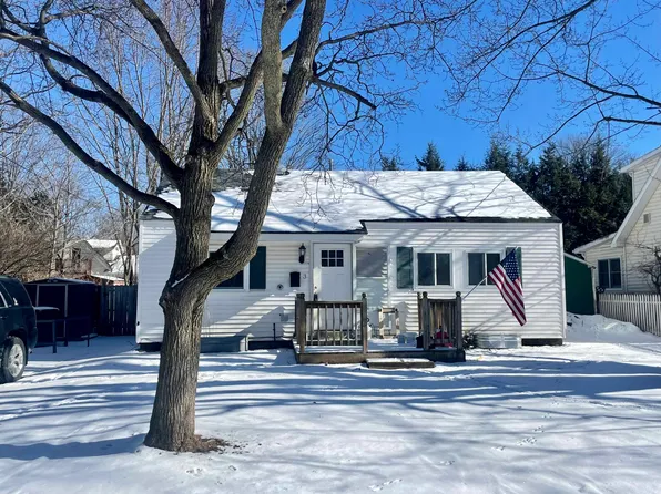 3 Mohawk Avenue, Essex Junction, VT 05452