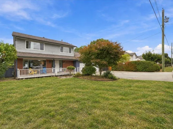 18983 119th Ave, Pitt Meadows, BC V3Y 1X8