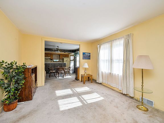 3rd image of 29W360 Brown St