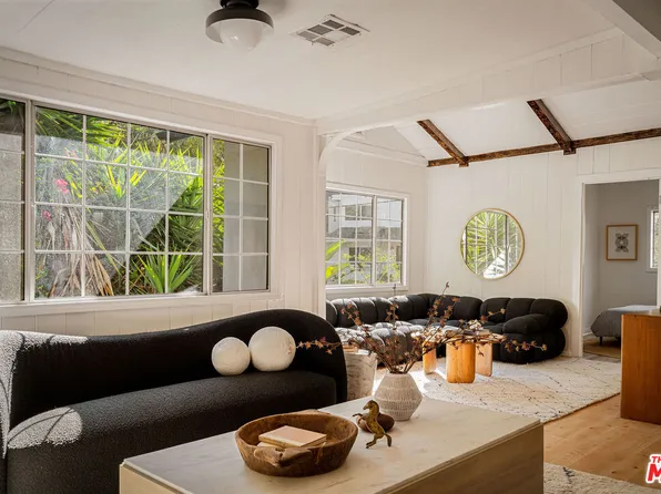 8331 Ridpath Dr, Los Angeles, CA 90046