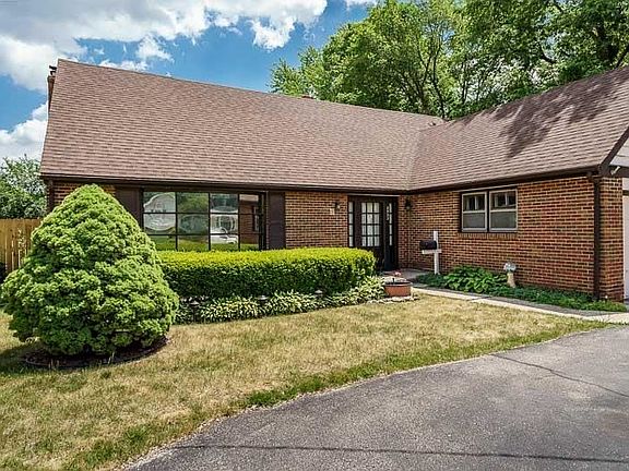 3rd image of 3533 N Rockton Ave