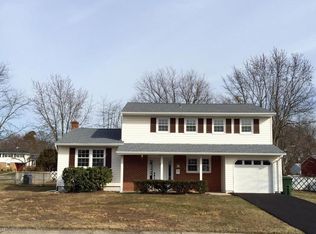 26 Holly Dr, Parlin, NJ 08859