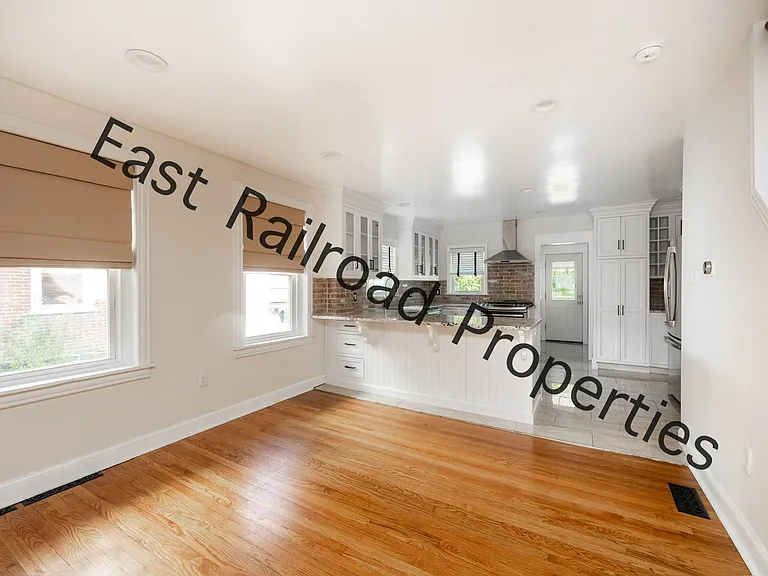 E Railroad Ave — Photo 7