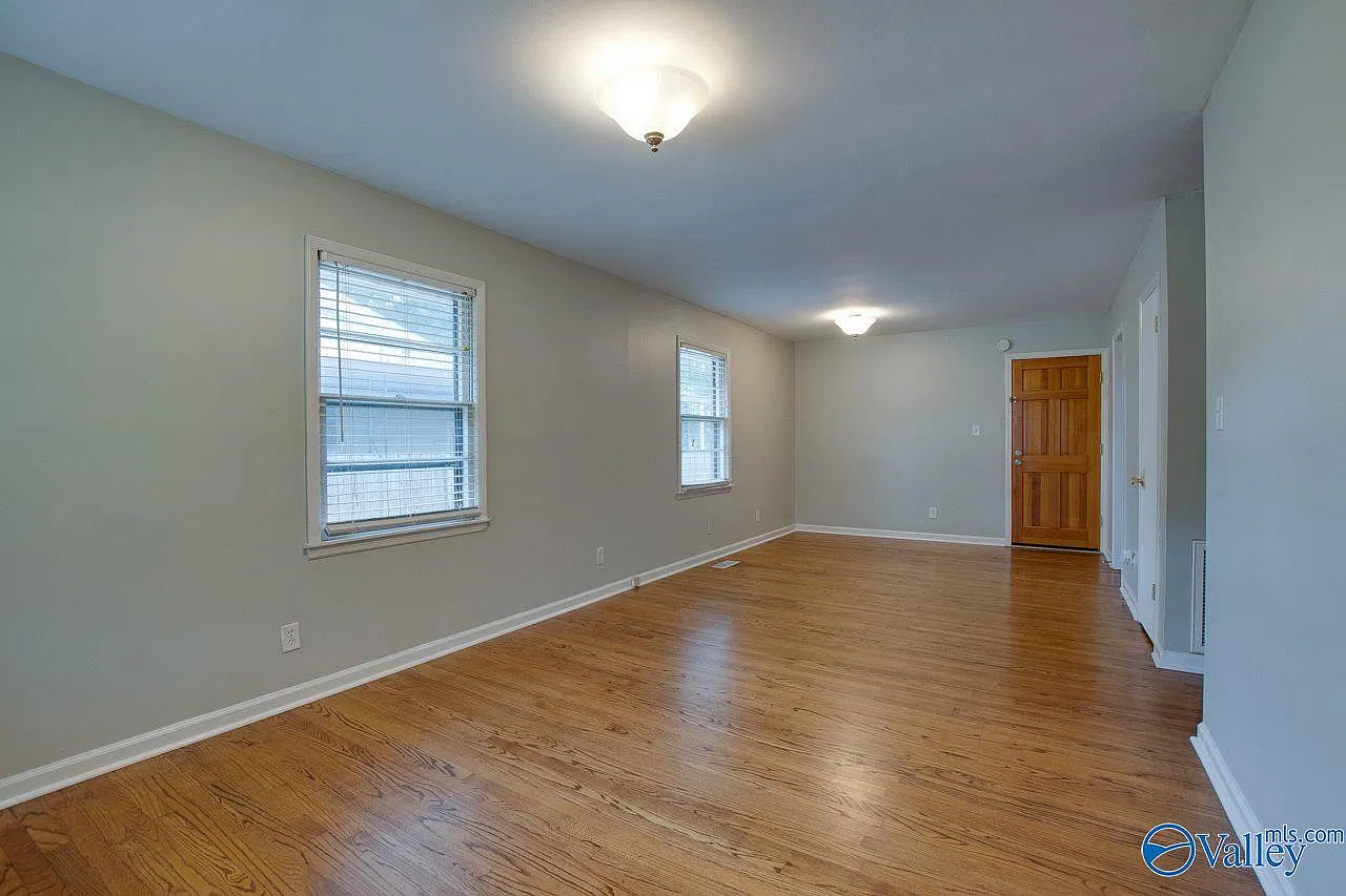 3 bed, 1.0 bath, 1095 sqft, $1,500 — Photo 3