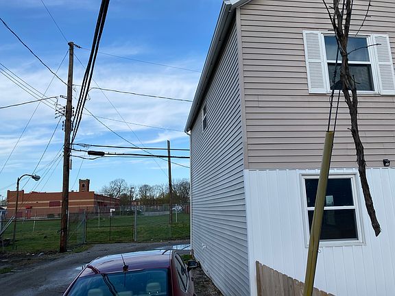 3rd image of 27 1/2 Rodgers Ave #27-1/2
