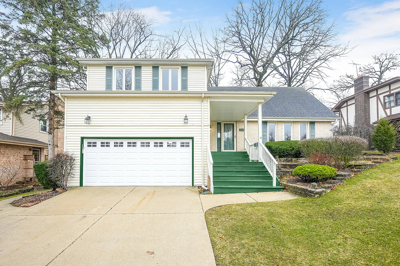 1071 Candlewood Dr photo 1