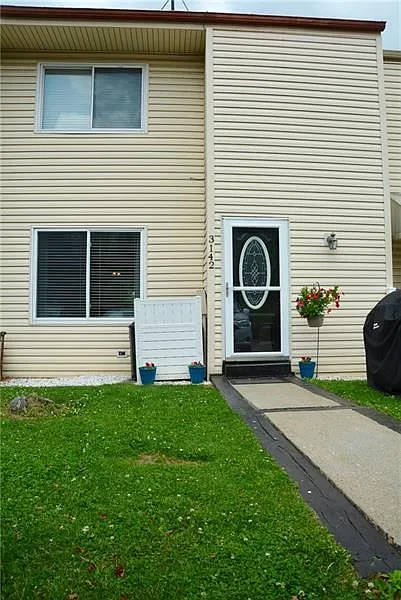 3142 Camberly Dr photo 1