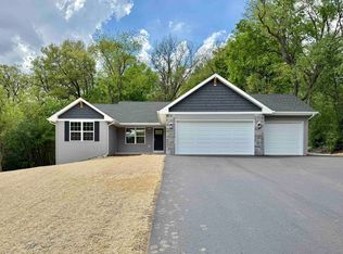 4129 N Lunar Dr, Janesville, WI 53546