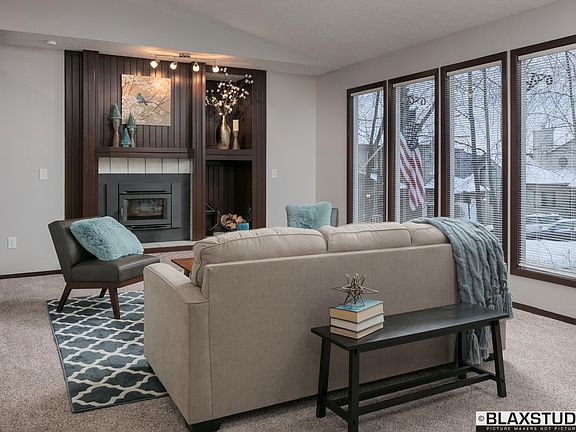 5th image of 20241 Paul Revere Cir