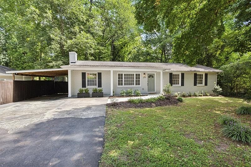 1st image of 279 Terrydale Dr SE