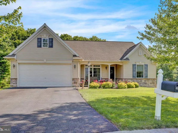 41 Freesia Ct, Womelsdorf, PA 19567