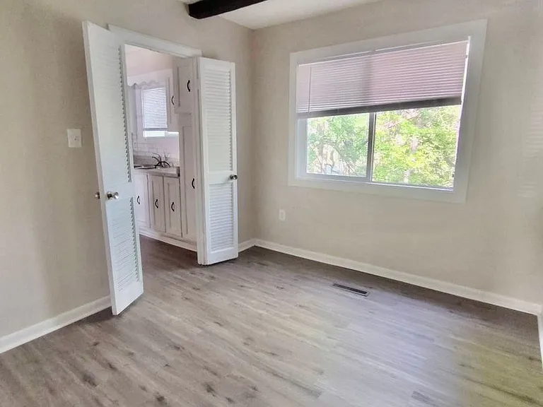 33 Wayside Ct — Photo 3