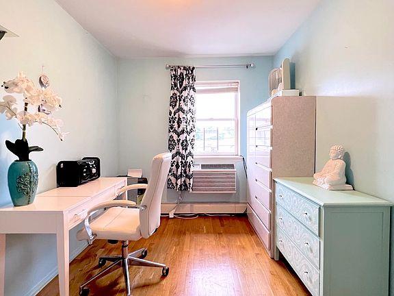 4th image of 2313 Gerritsen Ave #3B