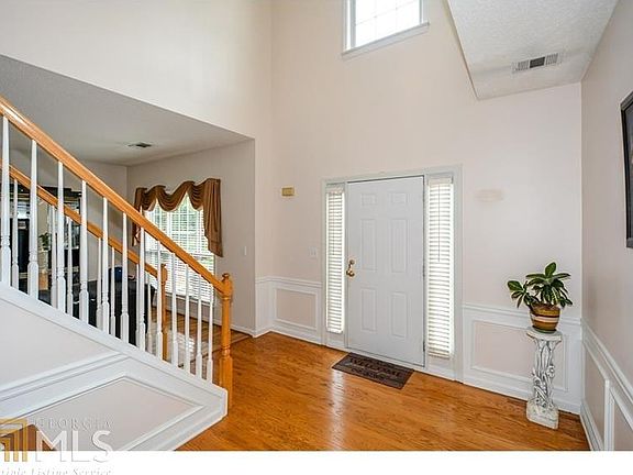 3rd image of 3574 Chastain Trl NE