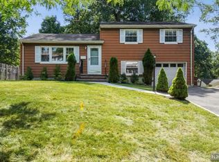 36 Cobblewood Rd, Livingston, NJ 07039