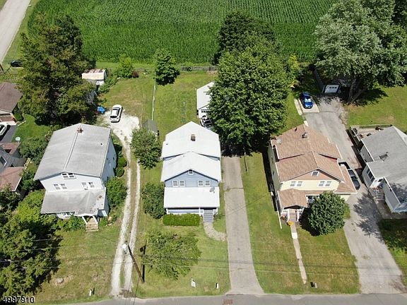 4th image of 208 N Church Rd
