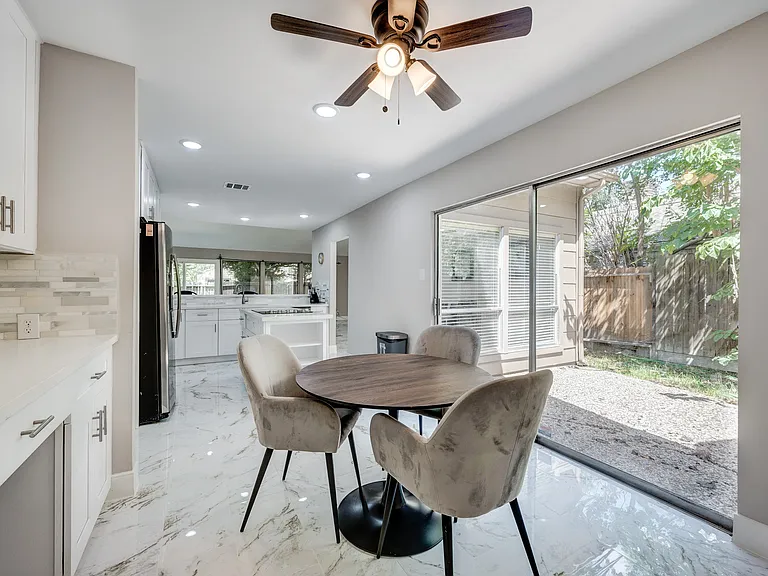 1626 S Kirkwood Rd — Photo 43