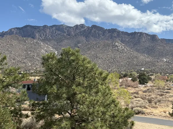 720 Tramway Ln NE, Albuquerque, NM