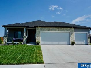 7202 NW 19th St, Lincoln, NE 68521