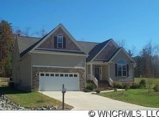 56 Pond Side Ct, Hendersonville, NC 28739