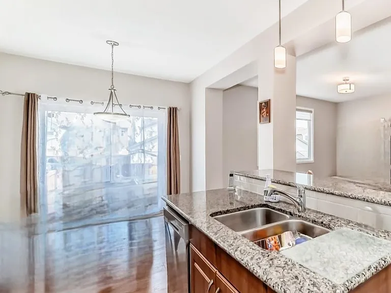 Anthony Cres SW — Photo 7