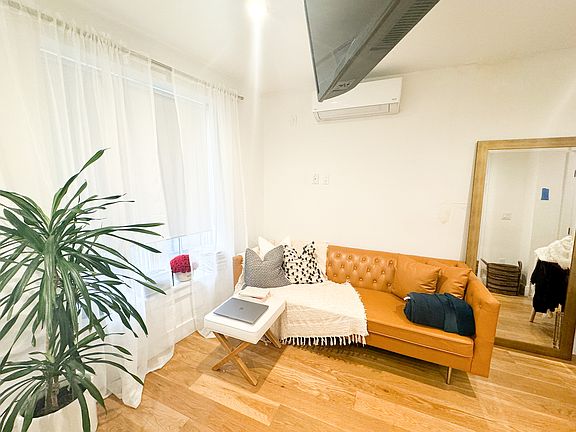 4th image of 25-18 32nd St #3B