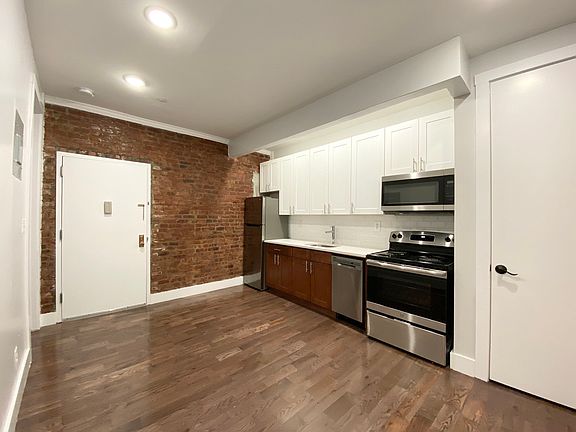 4th image of 17 Vermilyea Ave #1AA