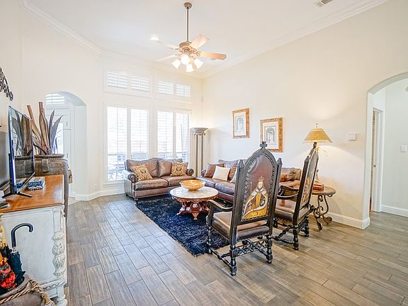 3rd image of 4212 Timberglen Pl