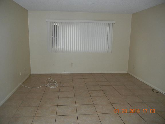 3rd image of 9334 Artesia Blvd APT 3