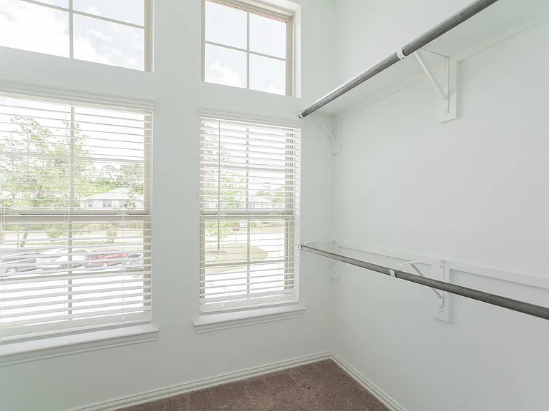 438 Lake Day Dr — Photo 31