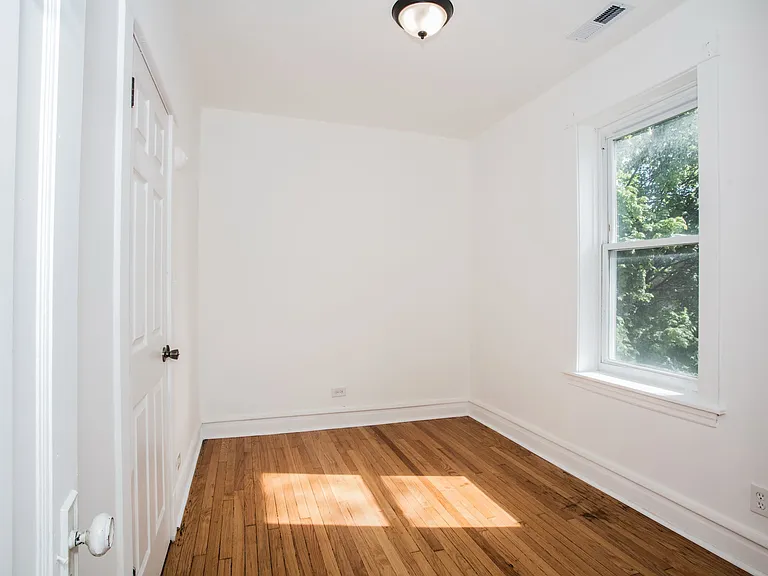 4632 W Barry Ave #2 — Photo 17
