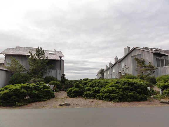 3rd image of 4175 NW Highway 101 #J-1