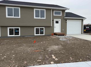 869 Bushnell Ct, Box Elder, SD 57719