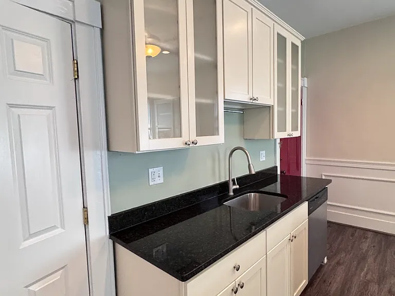 401 Washington St #3 — Photo 3