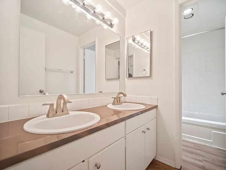 Renovated 1bd/1ba Millwood Apartment | A/C | Covered Parking | Pet Friendly | Avail 9/1/26 — Photo 16