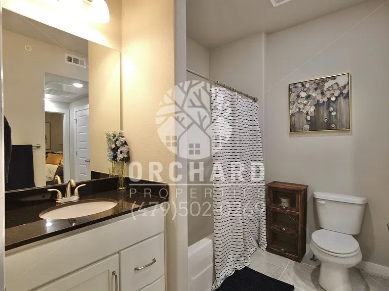 1900 E Brookview Dr — Photo 8