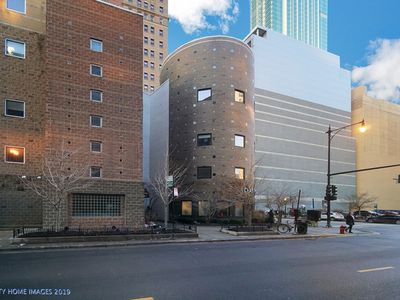 40 E 9th St APT 803, Chicago, IL, 60605