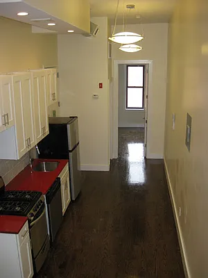 Rented by Full Time Management | media 10