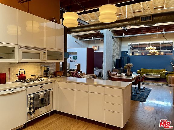4th image of 500 Molino St APT 304