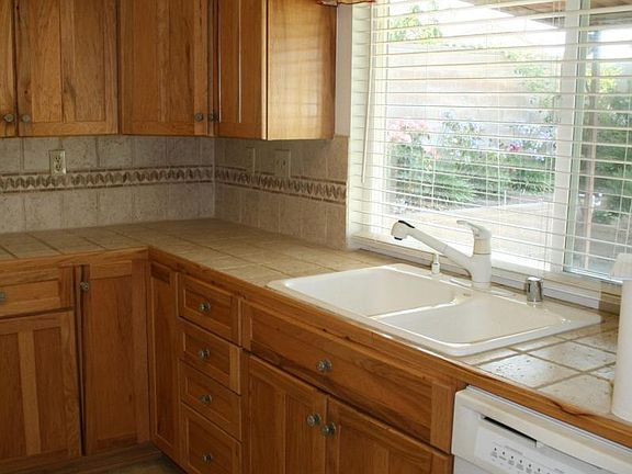 4th image of 1646 La Mesa Dr