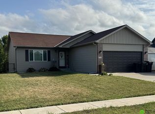415 W 9th St, Hickman, NE 68372