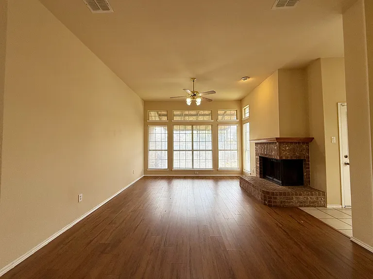 6000 Arlington Dr — Photo 16